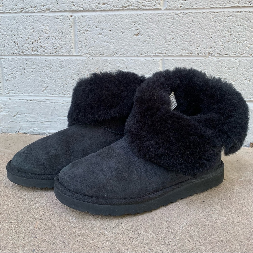 Ugg // Bailey Button Boot - Size 8 - image 3